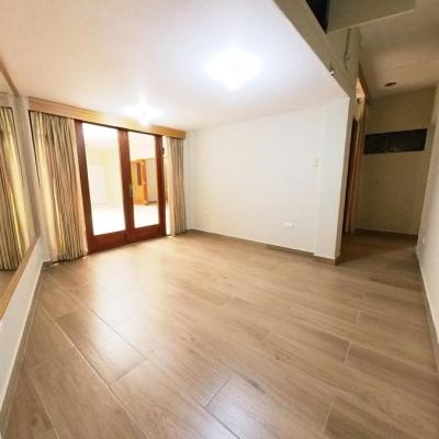 ALQUILER DE CASA EN CALLE LOS SAUCES, URB. SANTA VICTORIA